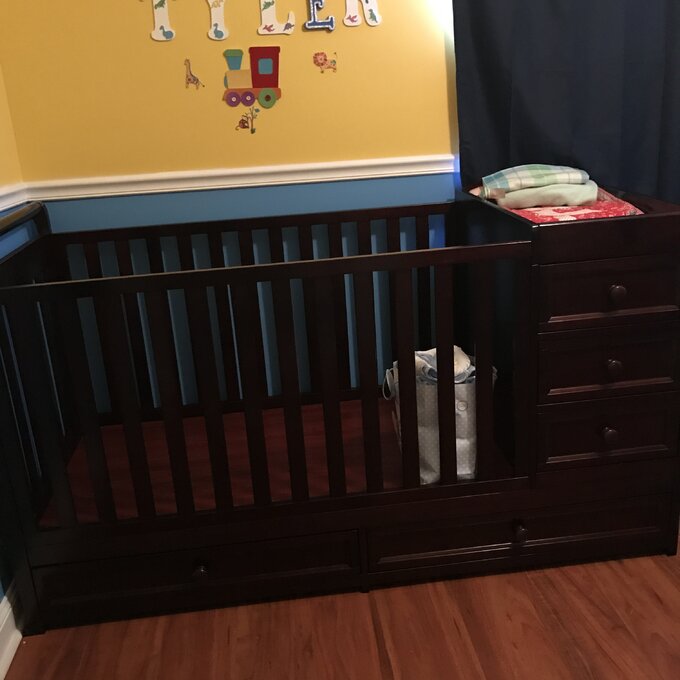 Brnaba 2-in-1 Convertible Crib and Changer