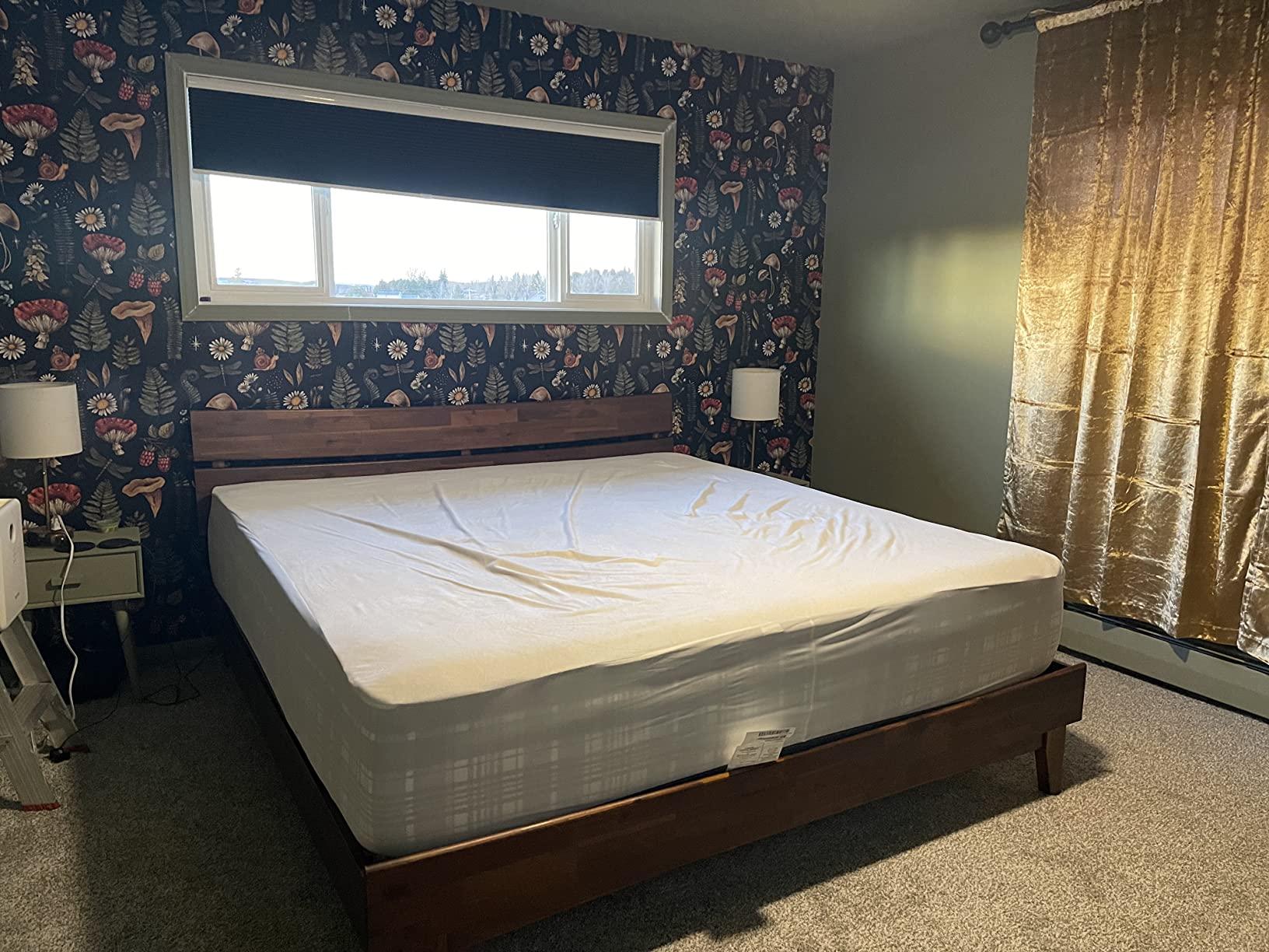 Acacia Aurora 14 Inch Wood Platform Bed