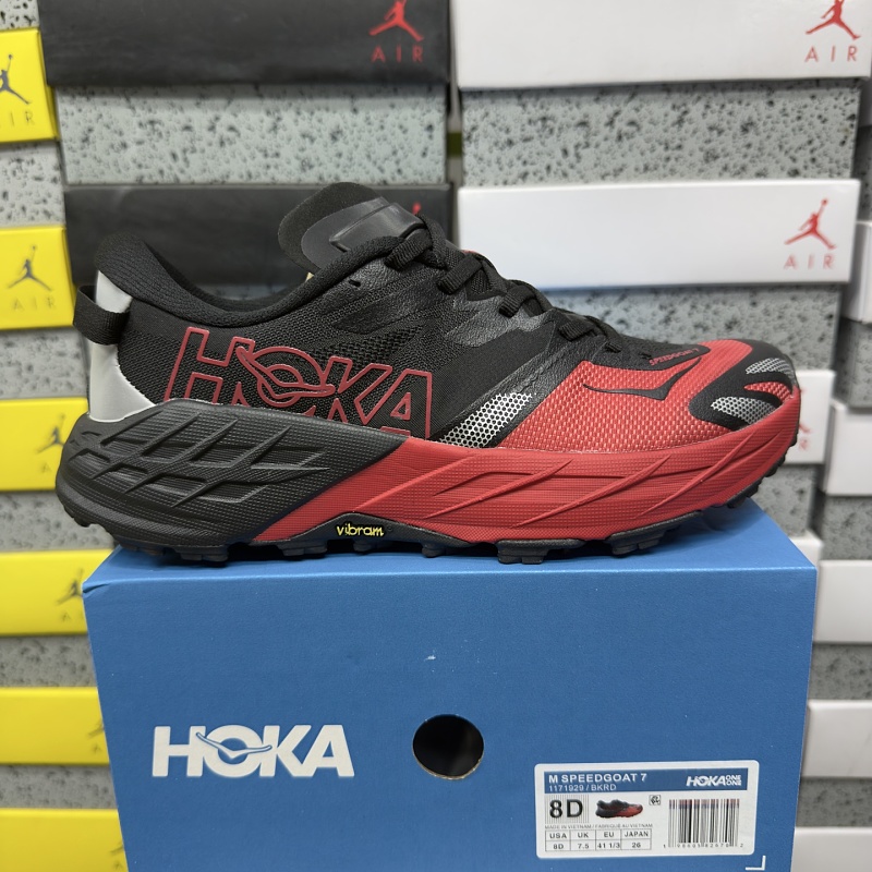 Hoka Speedgoat 7 Sneakers