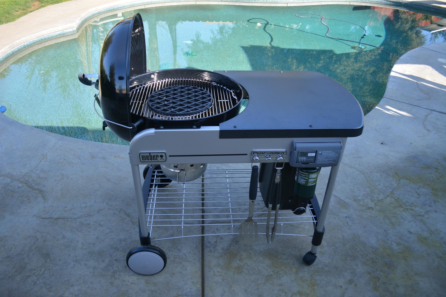 Weber Performer Deluxe Charcoal Grill