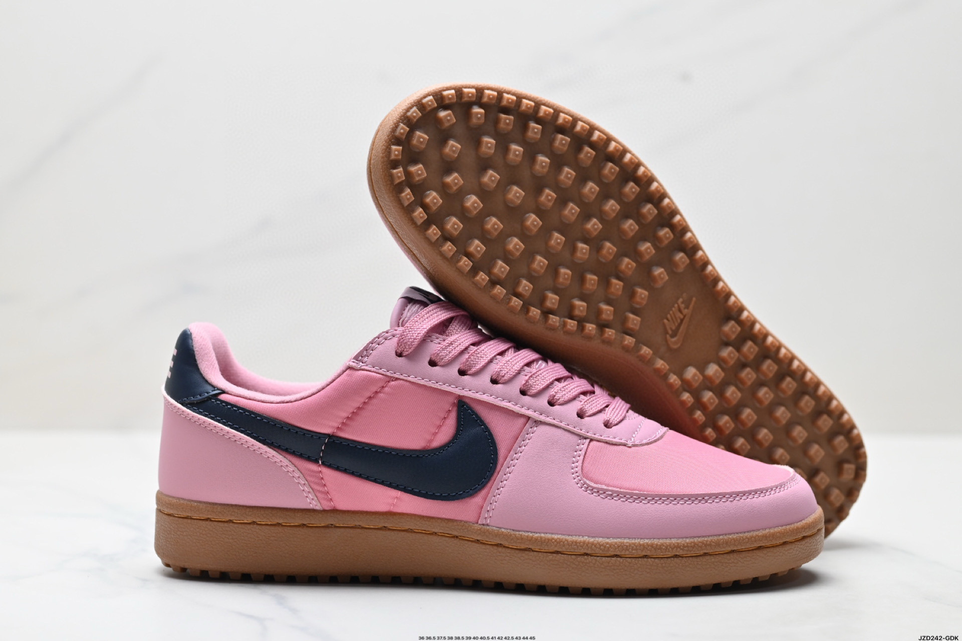 Nike Field General 82