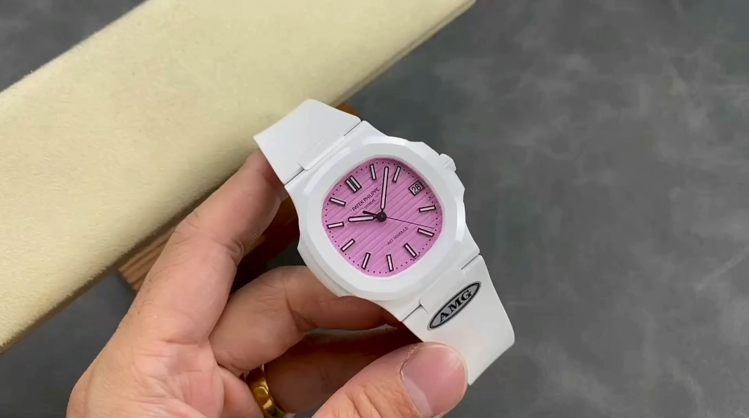 【Super Clone】Patek Philippe Nautilus Pink Dial 5711 40MM Watch