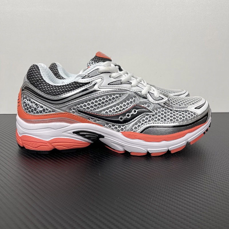 Saucony ProGrid Omni 9