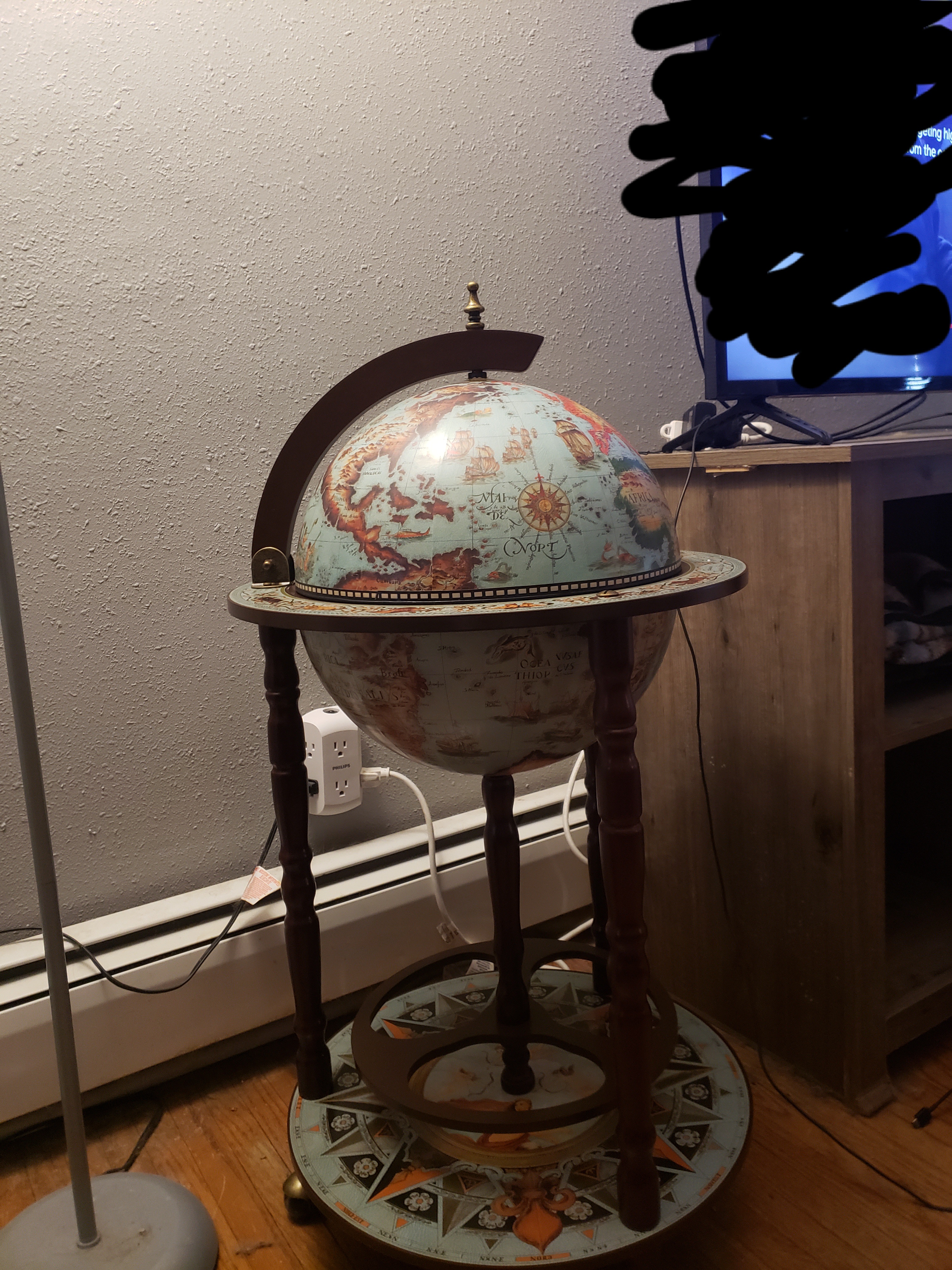 Design Toscano Sixteenth-Century Italian Replica Globe Bar Cart