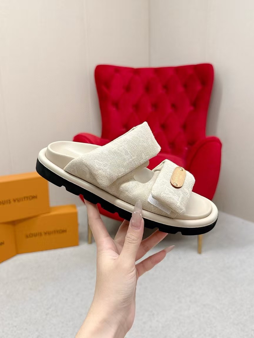 Louis Vuitton x Takashi Murakami x Takashi Murakami collaboration couple slippers