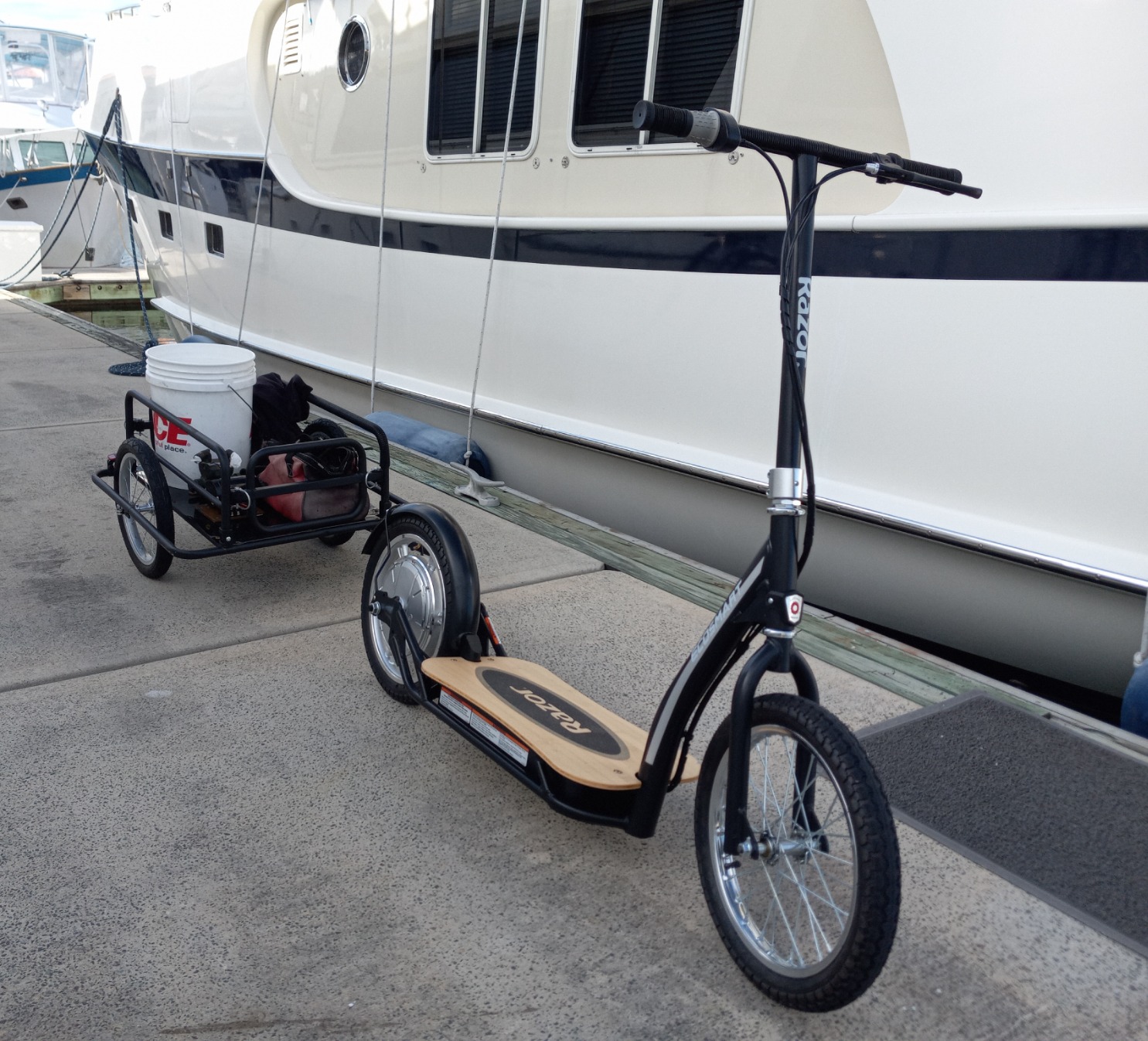 Razor EcoSmart SUP Electric Scooter 16" Air-Filled Tires