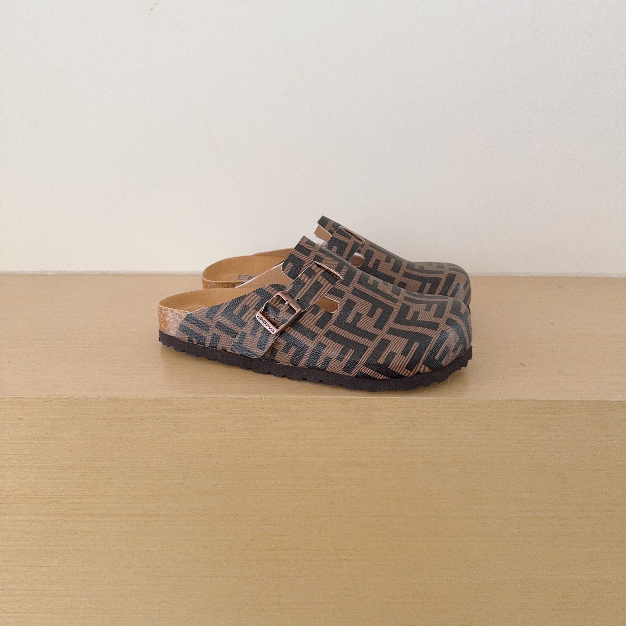 UGG Kids FF Check Birken-Style Clogs Adult And Kids