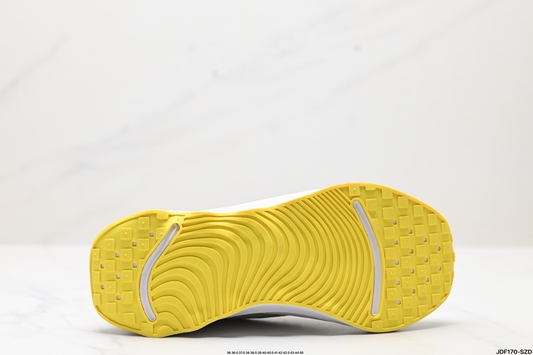 Nike MOTIVA