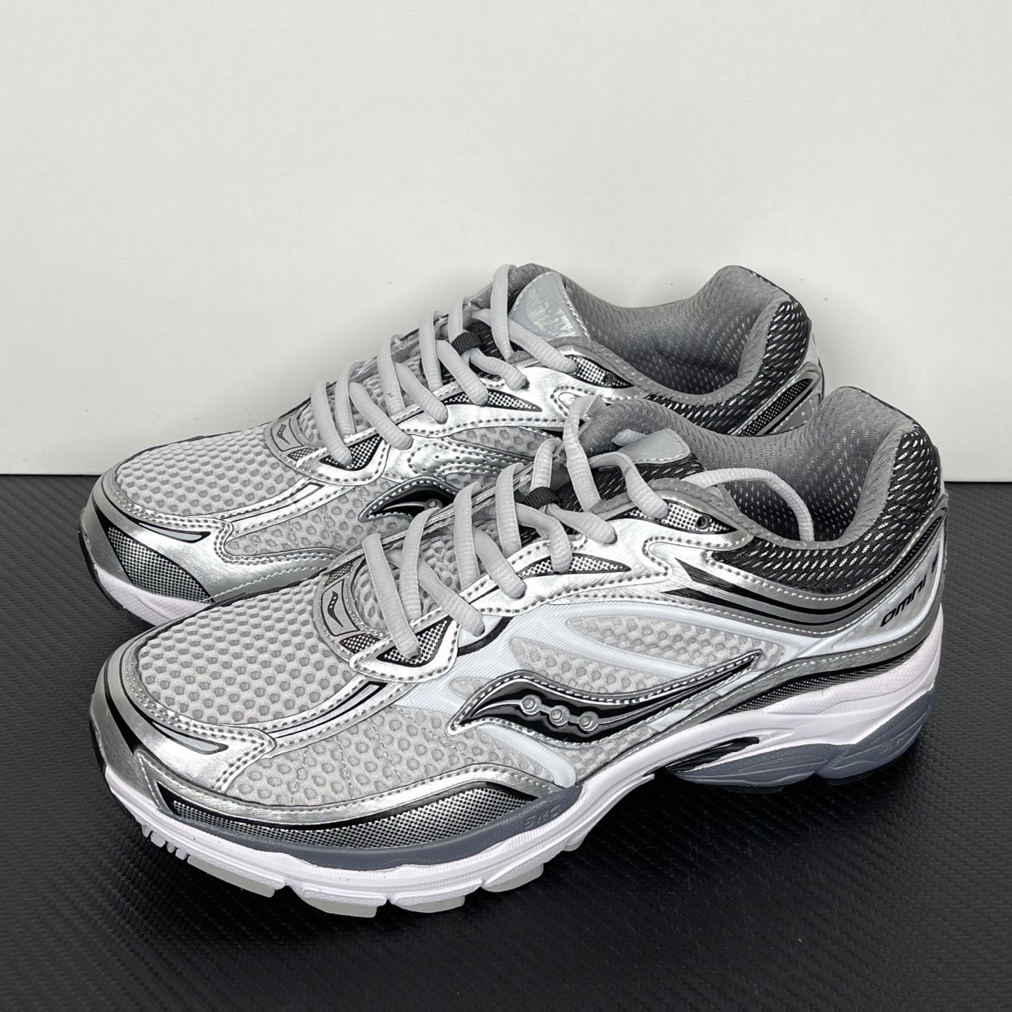 Saucony ProGrid Omni 9 detail 3