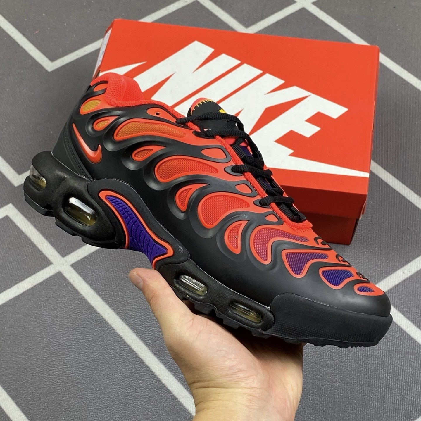 Air Max Plus Drift 12