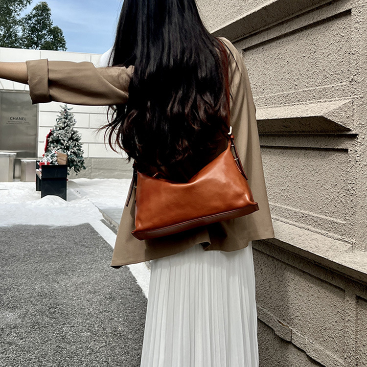 Minimalist Leather Shoulder Hobo