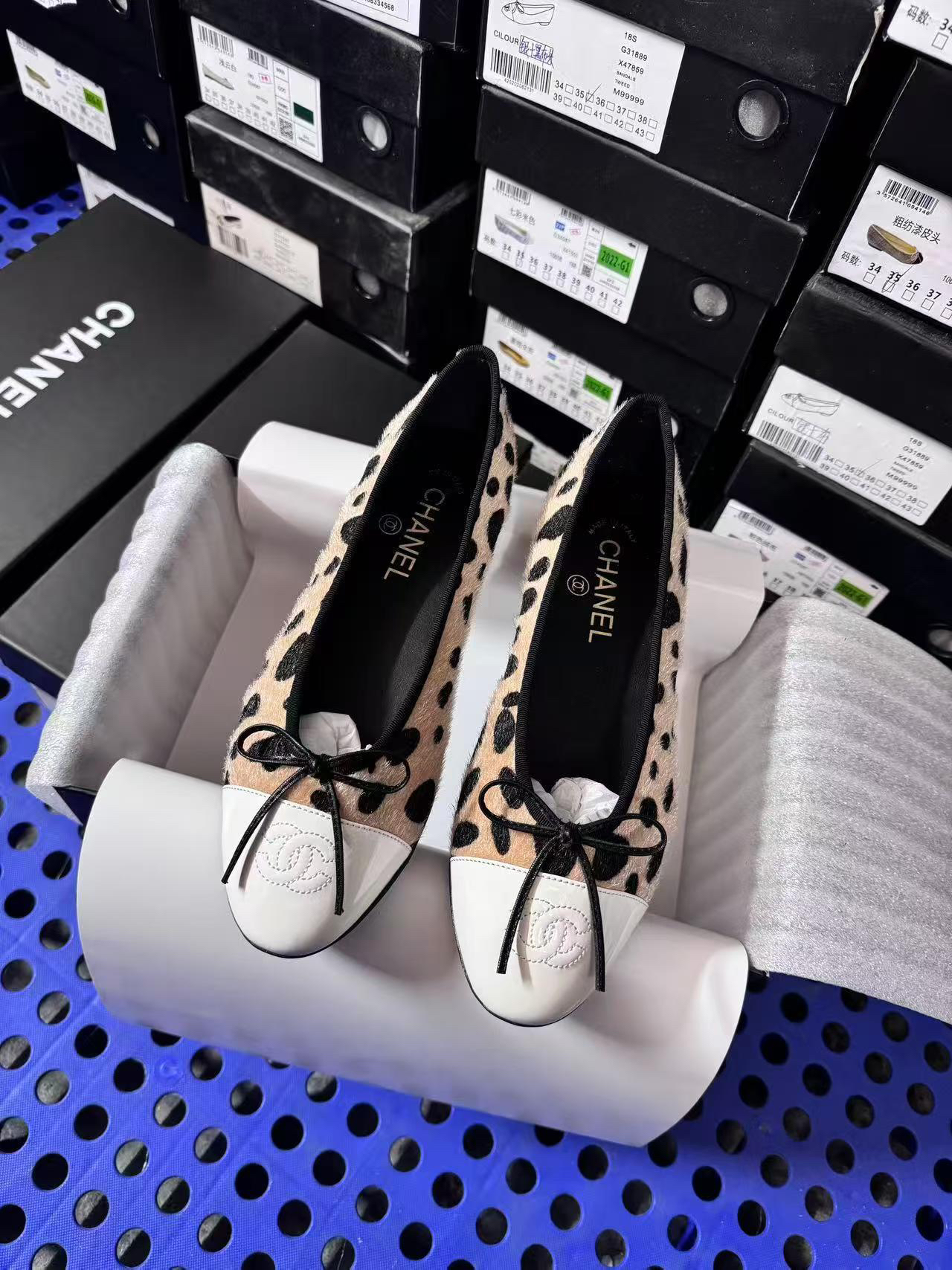 Chanel 26A Métiers d’Art leopard mohair ballet flats