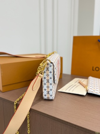 Félicie Pochette (Limited Print Version by Trunks & Bags)