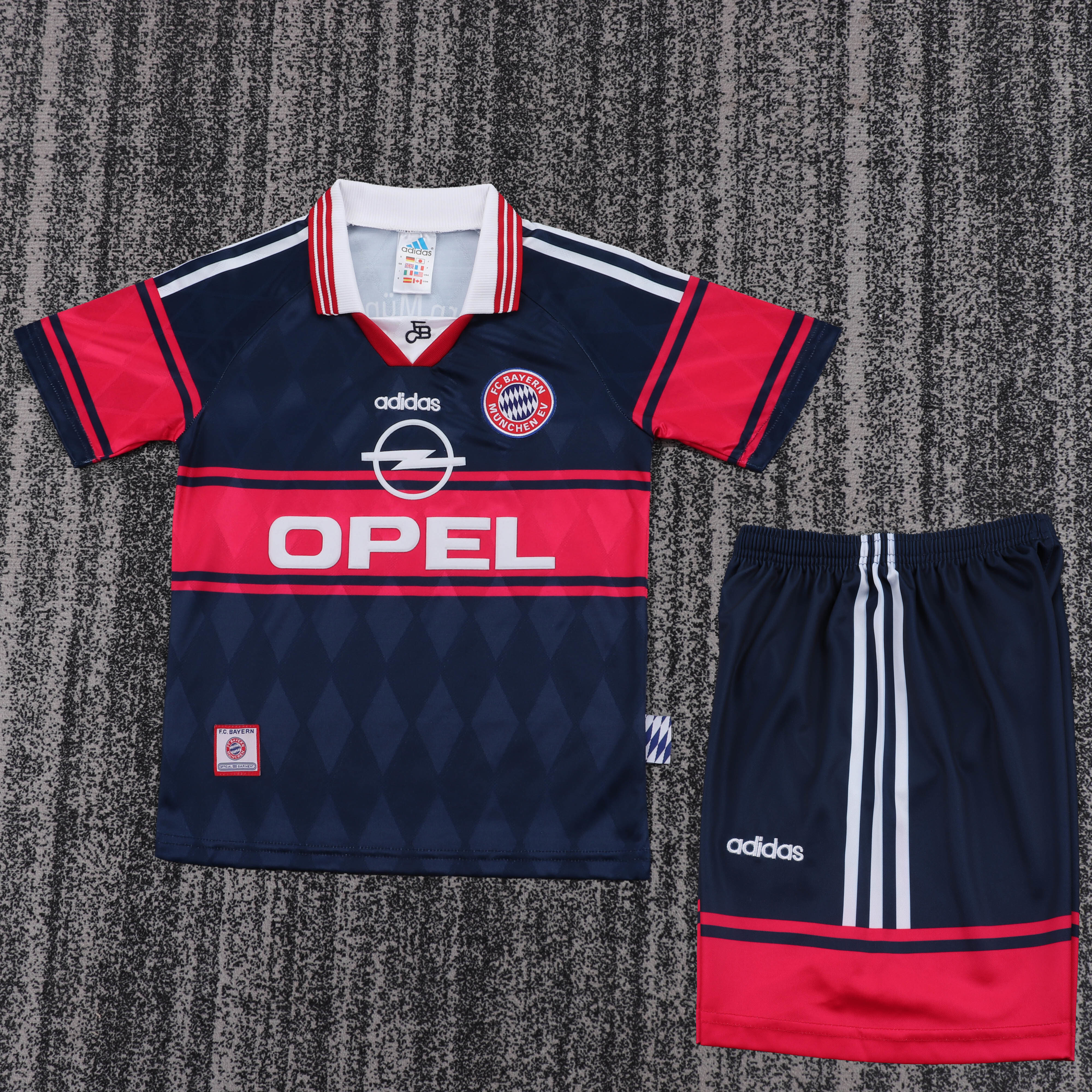 Kids Retro Bayern München 97/99 Home Kit
