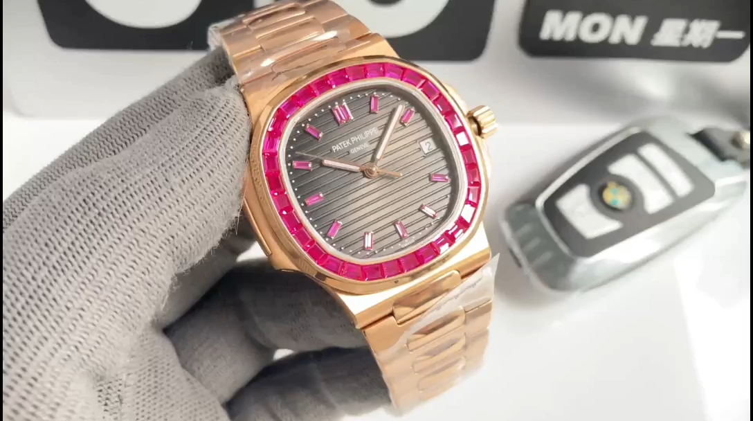【Super Clone】Replica Patek Philippe Nautilus 5723 112R 001 40mm Mens Watch
