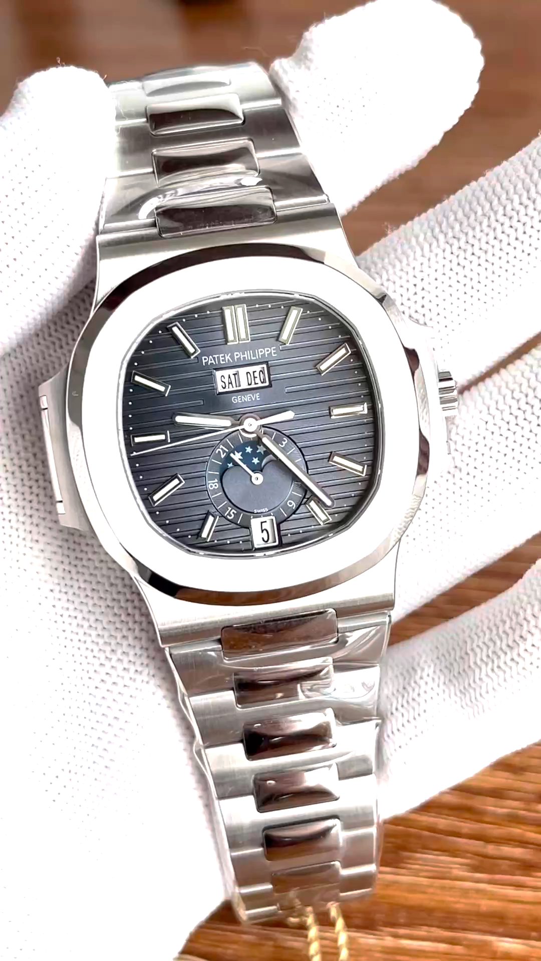 【Super Clone】Patek Philippe Nautilus Annual Calendar 5726 1A 001