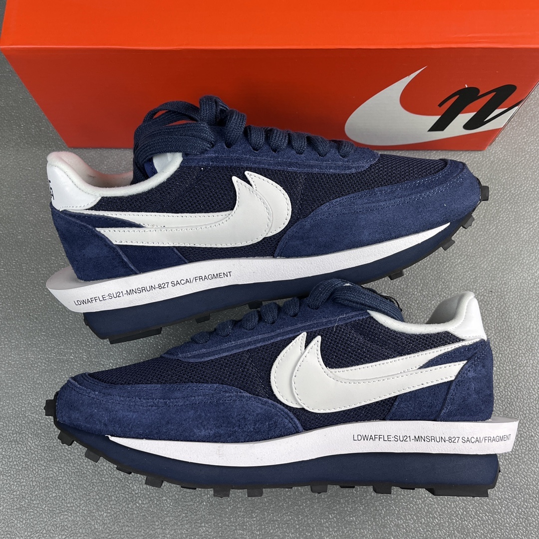 Nike x sacai Sneakers detail 1