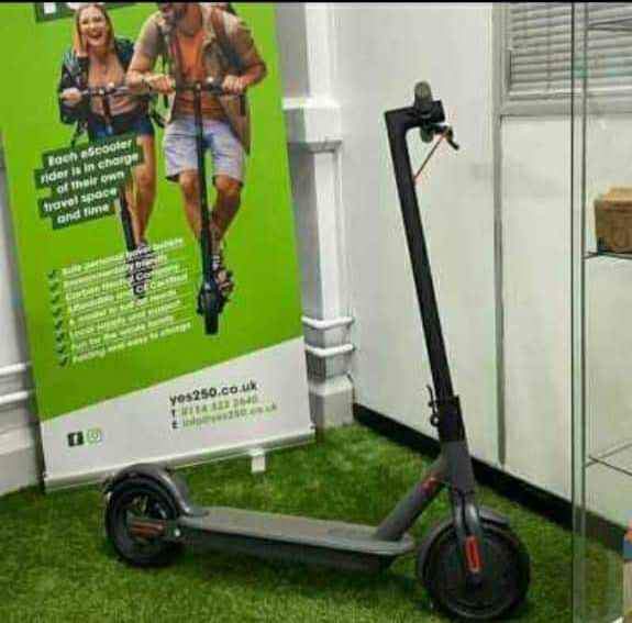 BRAND NEW AND BOXED ELECTRIC SCOOTER