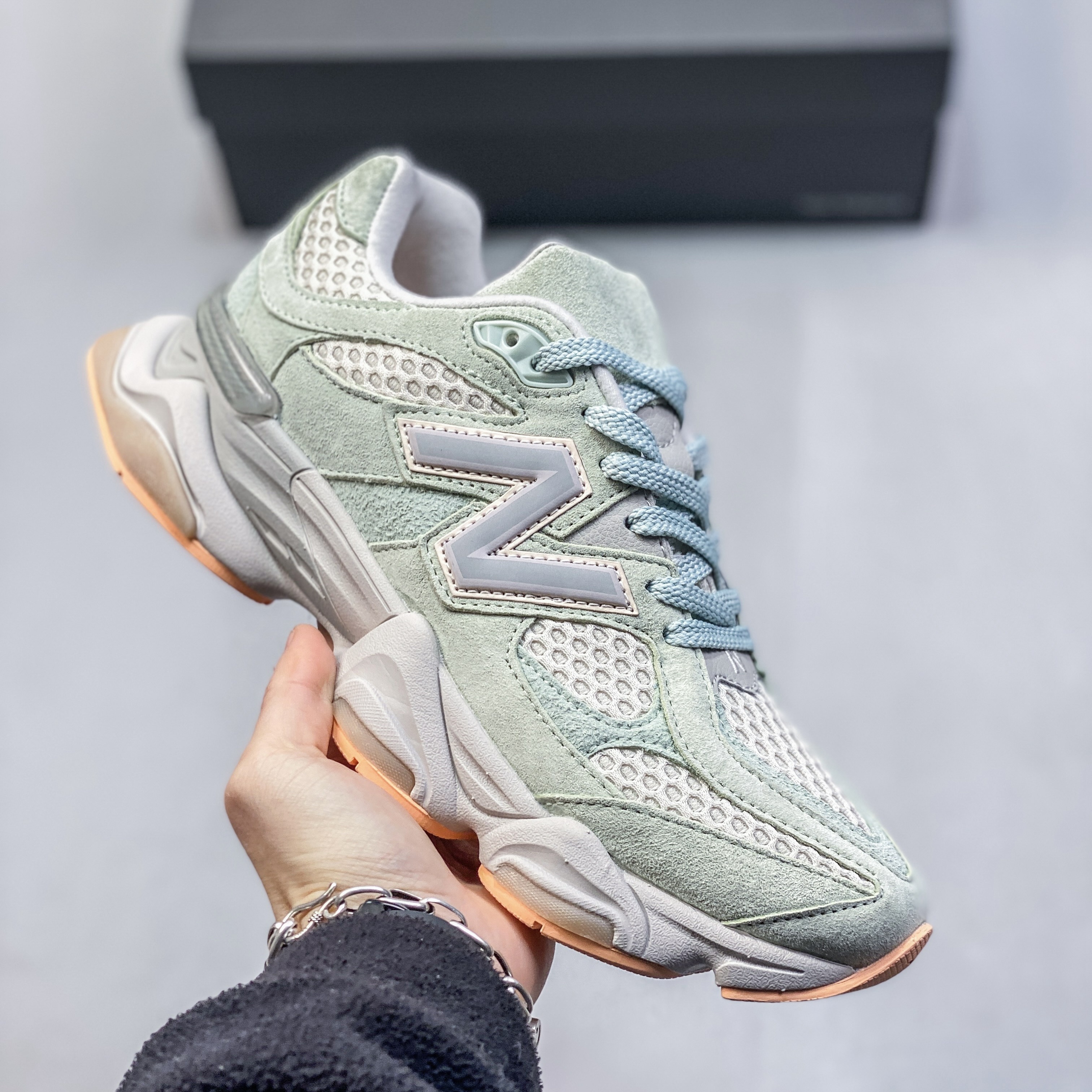 New Balance 9060