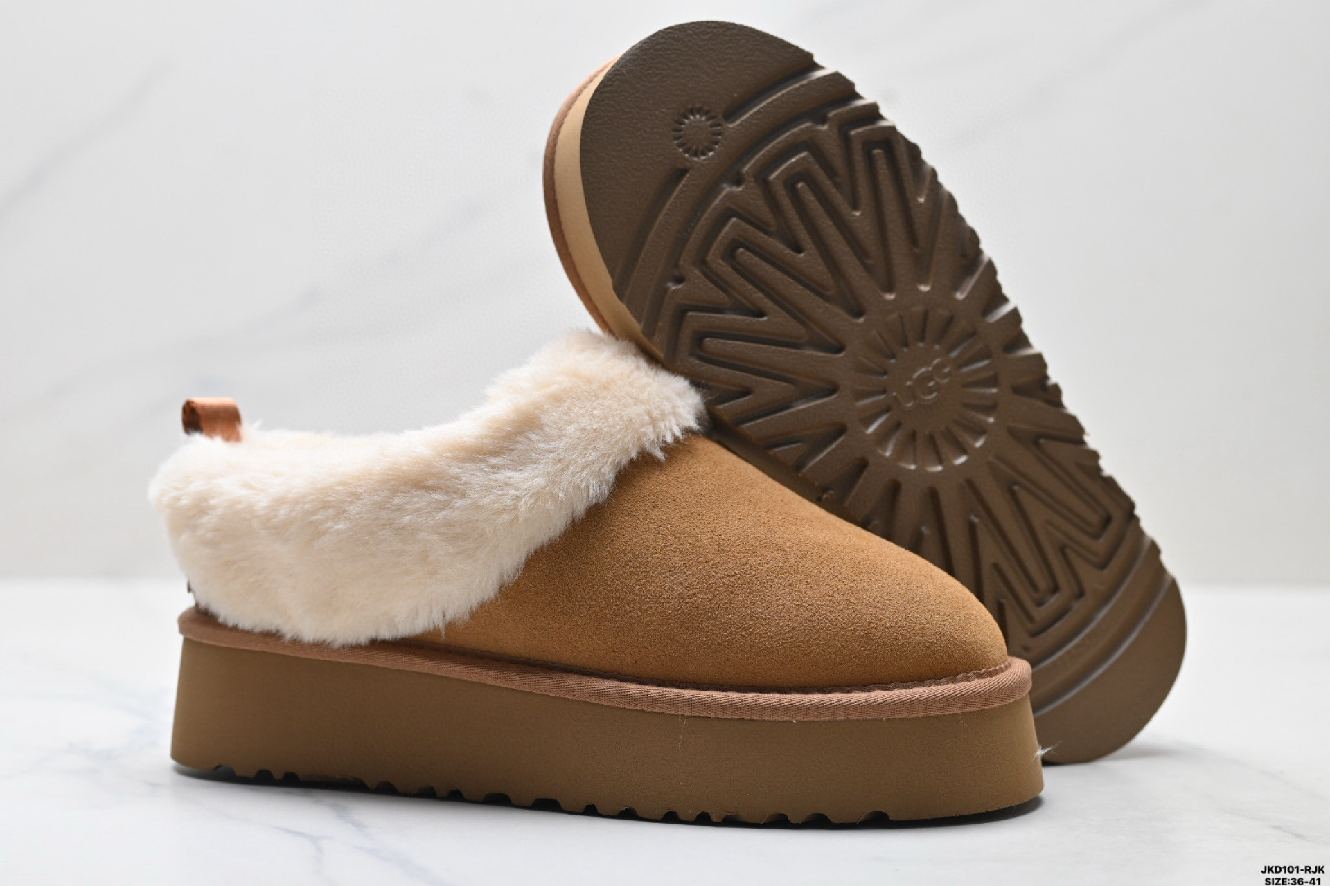 UGG Classic Clear Mini Detail 35