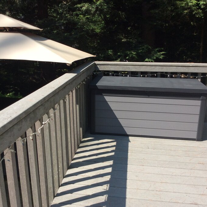 150 Gallons Gallon Water Resistant Resin Lockable Deck Box in