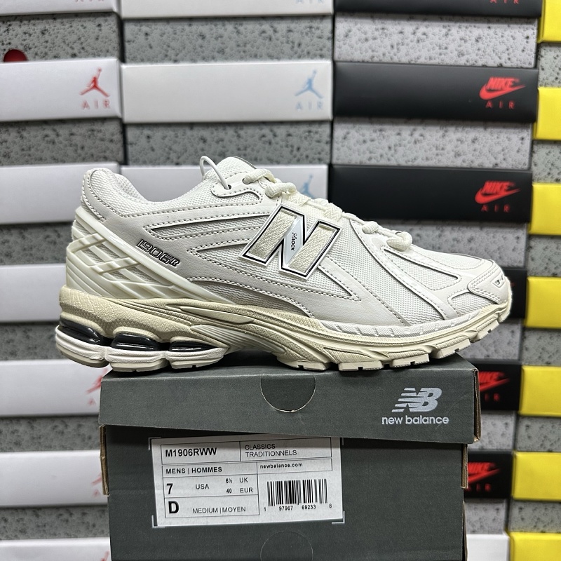 New Balance 1906 Sneakers