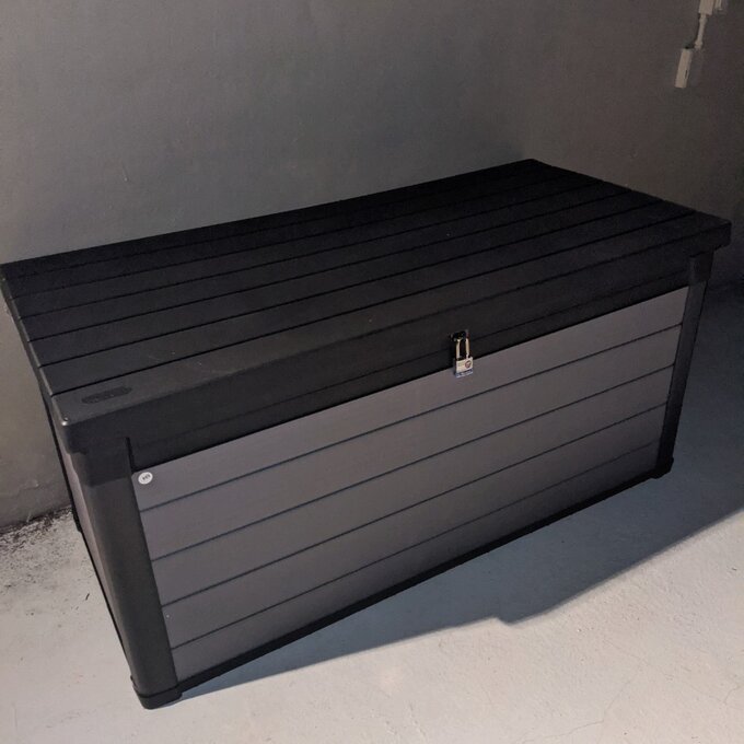150 Gallons Gallon Water Resistant Resin Lockable Deck Box in