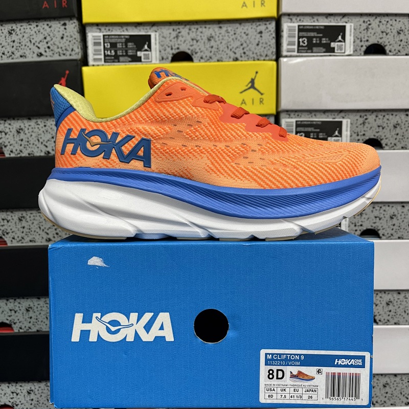 Hoka Clifton 9 Sneakers