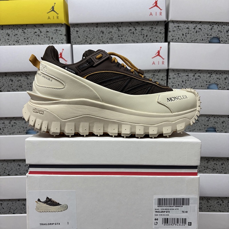 Moncler Trailgrip Gore-Tex 10
