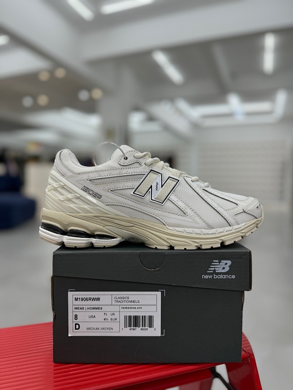 New Balance 1906 Sneakers