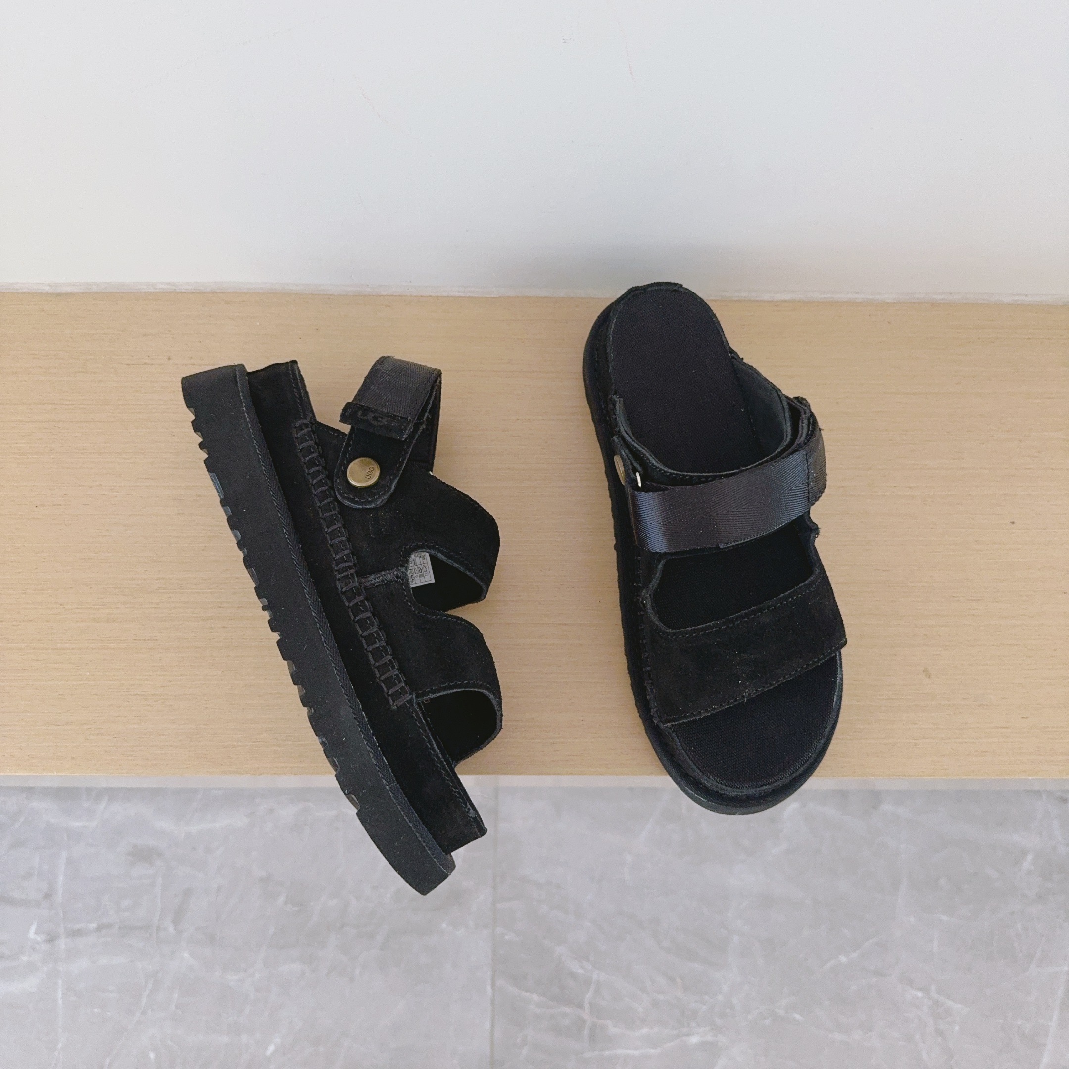 UGG Footwear Style 052