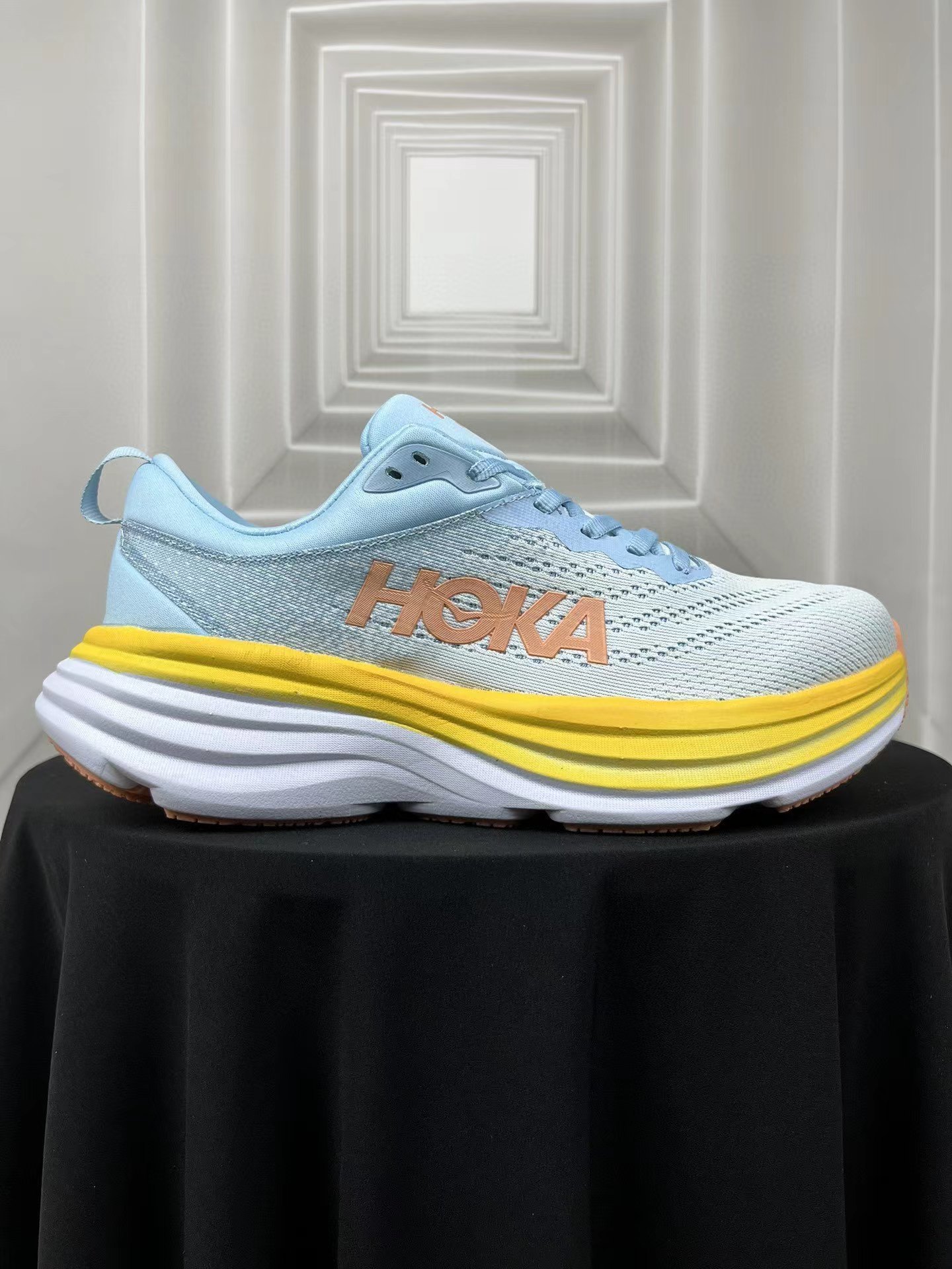 HOKA Bondi 8
