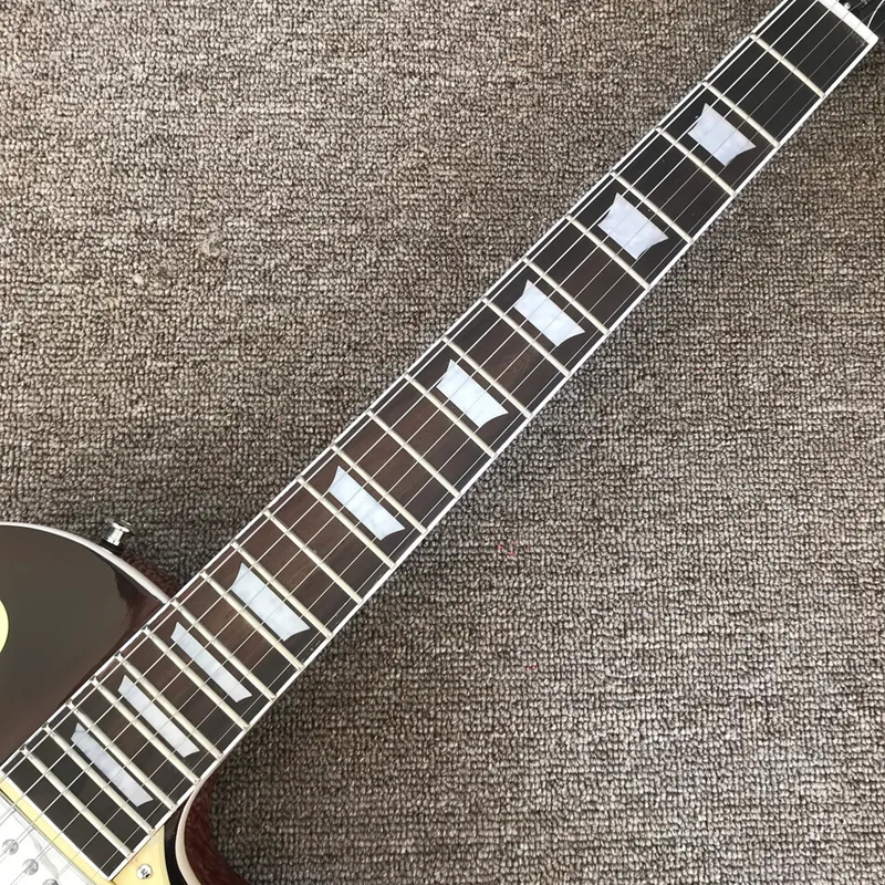 Made in China, High Quality Electric Guitar, Rosewoodd Fingerboard