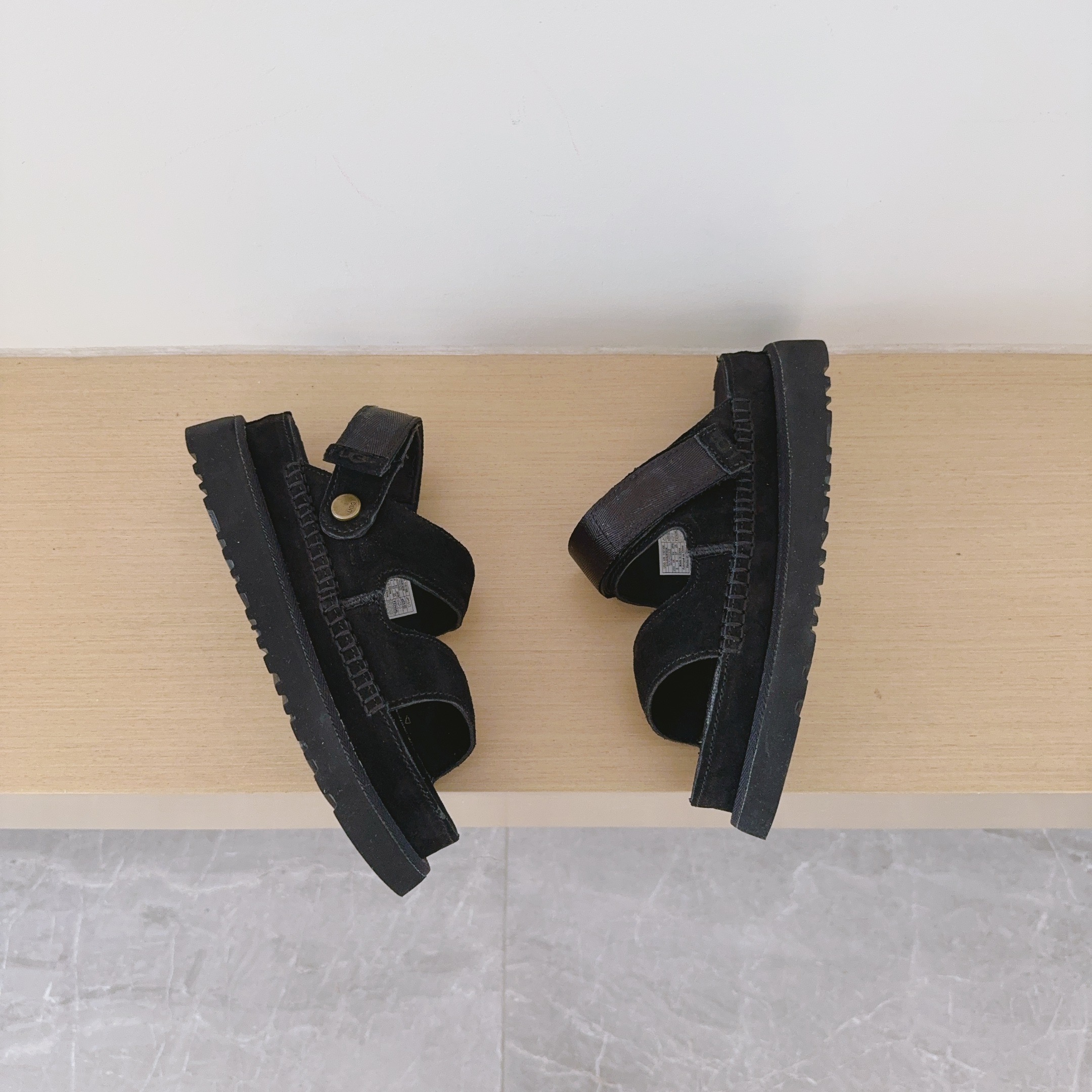 UGG Footwear Style 052