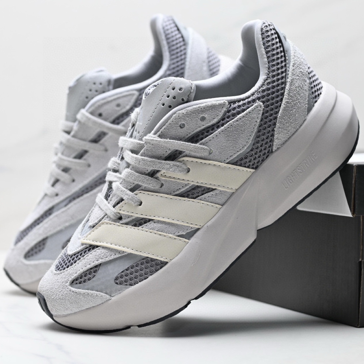 Adidas LightBlaze