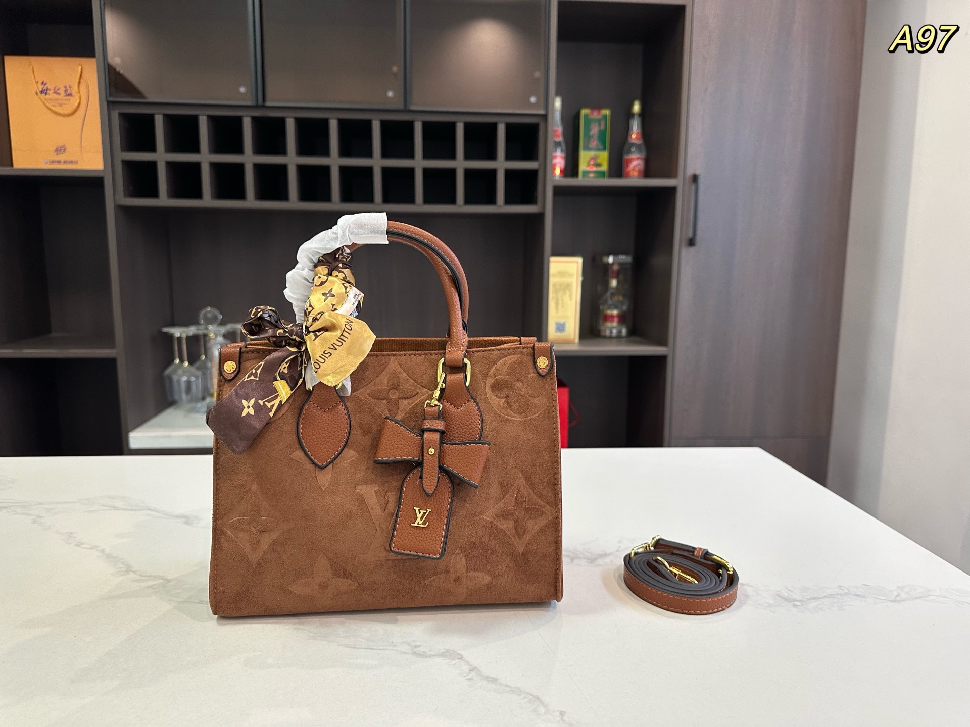 LV ONTHEGO Beaver Fur Tote Bag