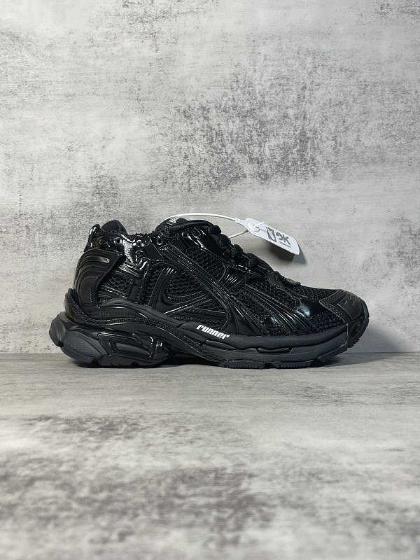 Balenciaga Runner 7.5 Black Sneakers