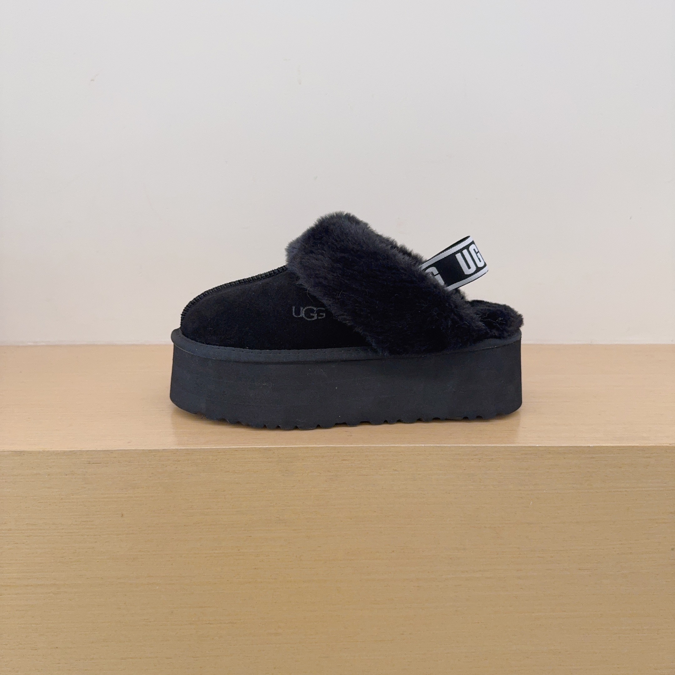 UGG Footwear Style 013