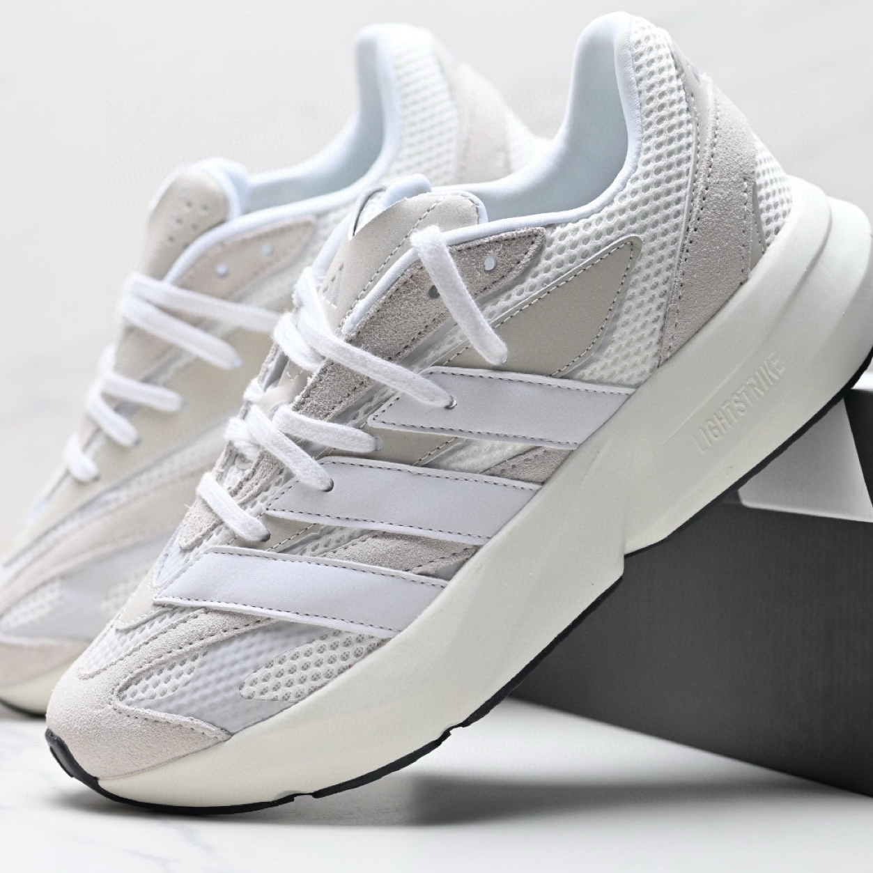 Adidas LightBlaze