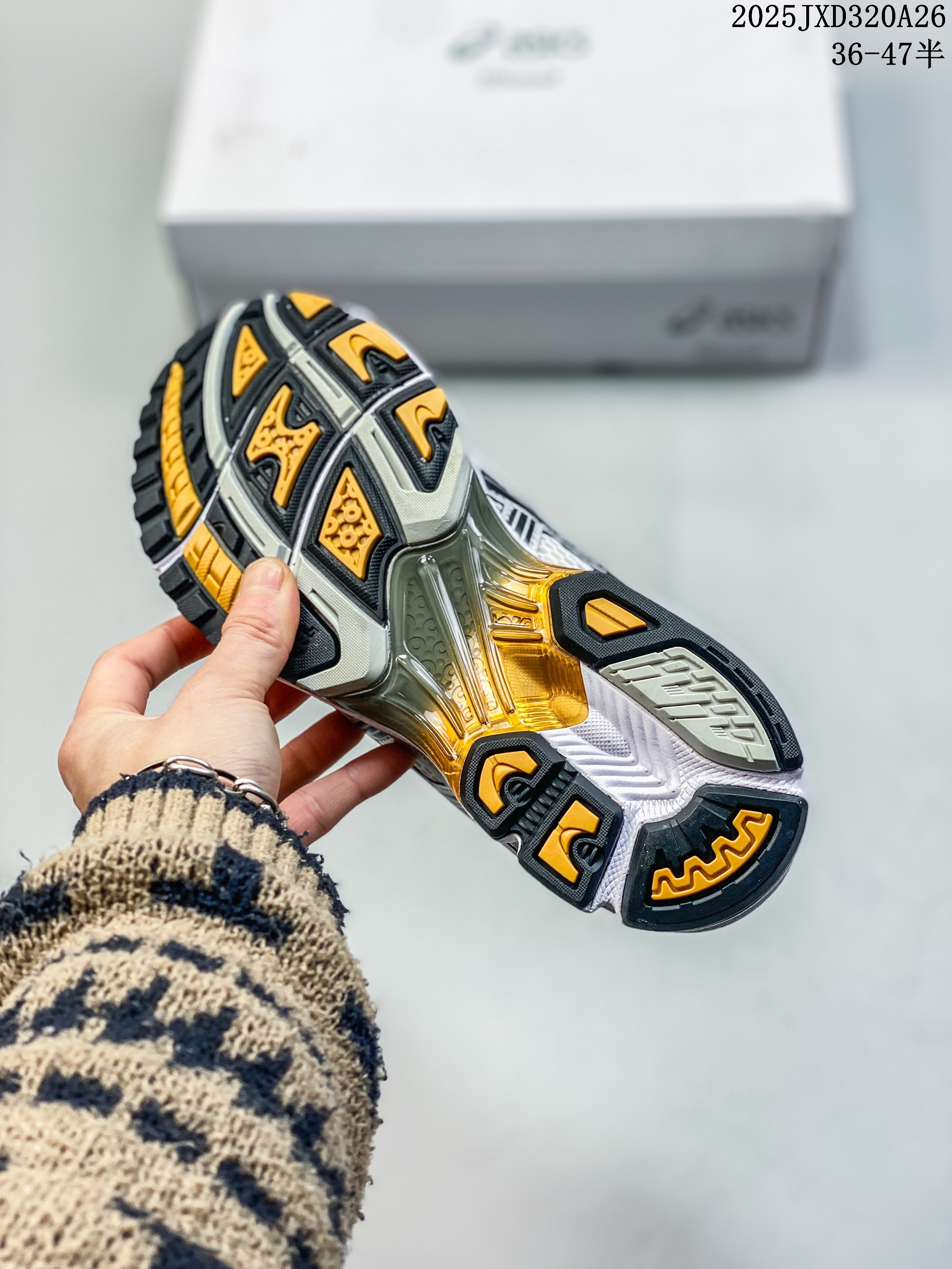 ASICS Gel-Kayano 14