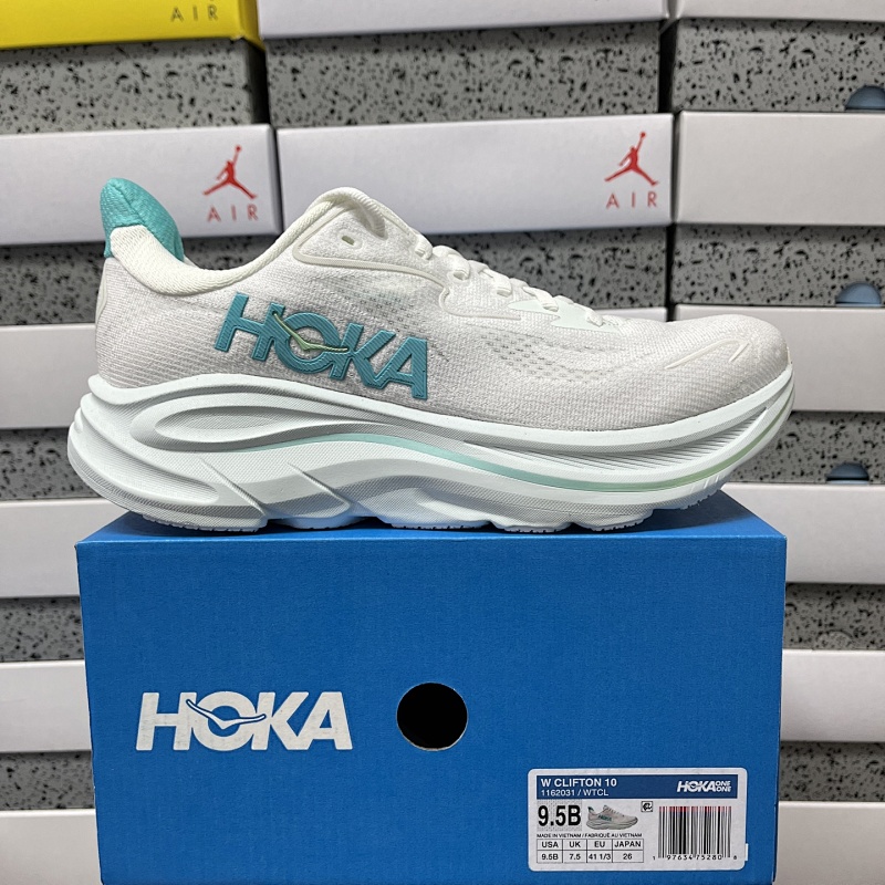 Hoka Clifton 9 Sneakers