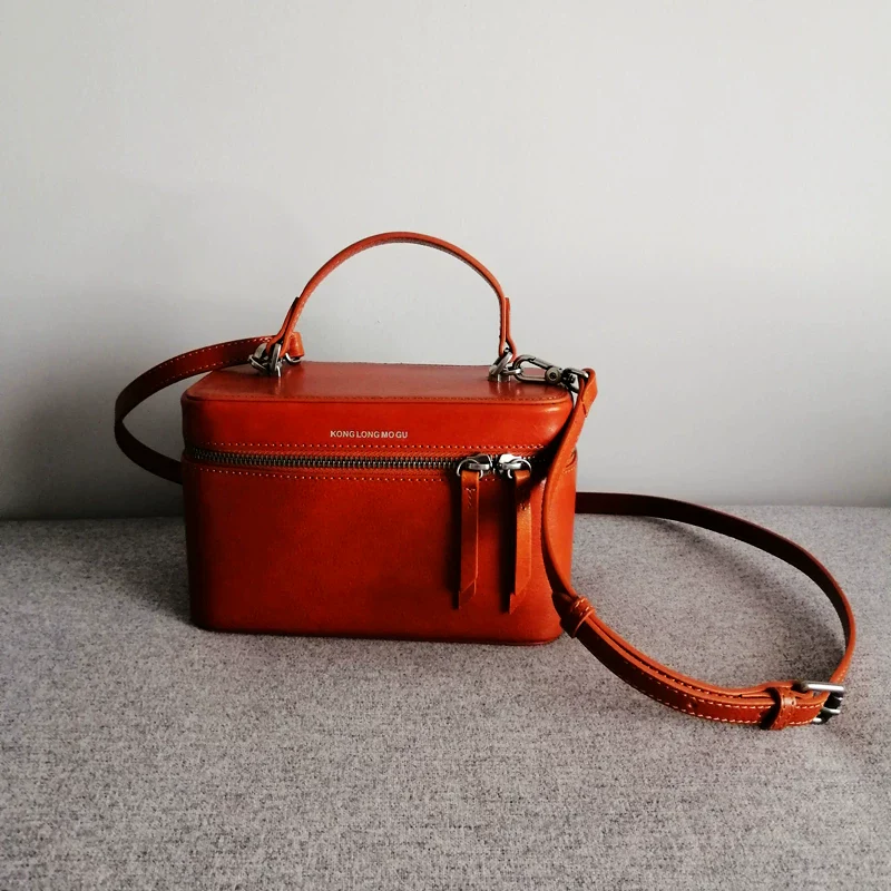 Women's hair-styling shoulder bag