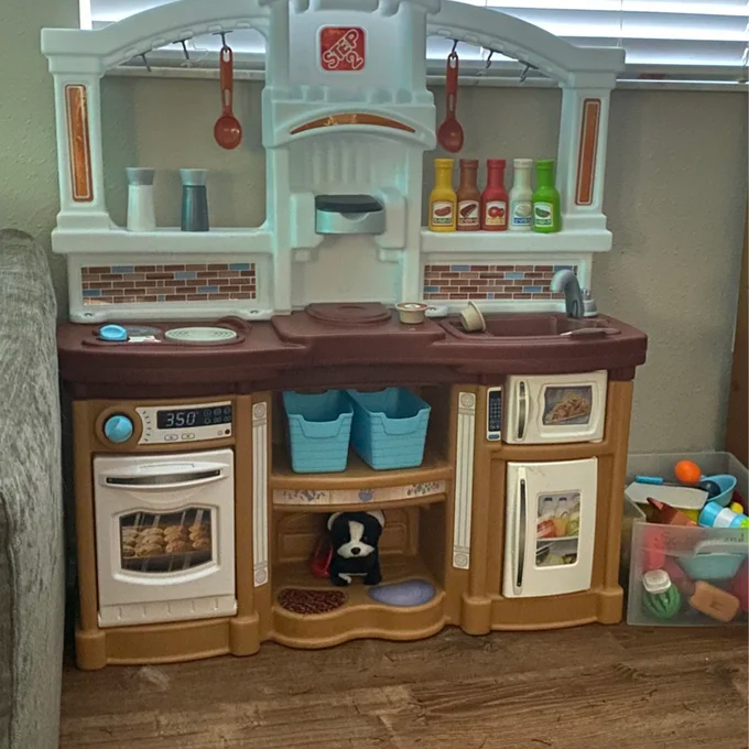 Fun with Friends Kitchen Set