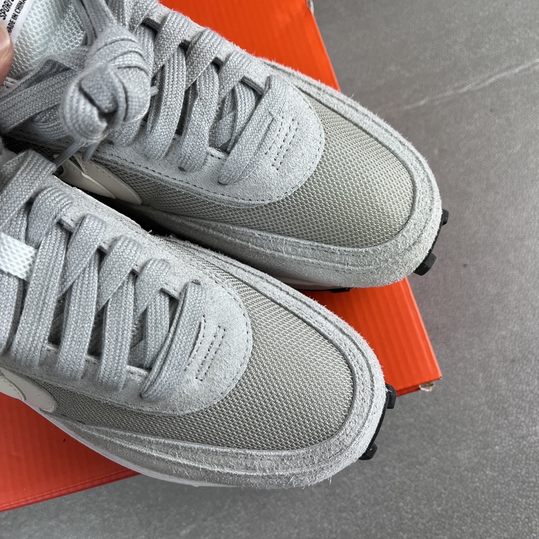 Nike x sacai Sneakers detail 3