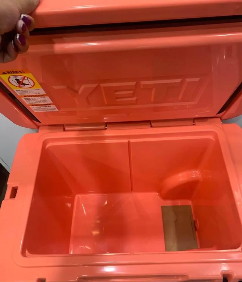 YETI TUNDRA HAUL PORTABLE WHEEL COOLER