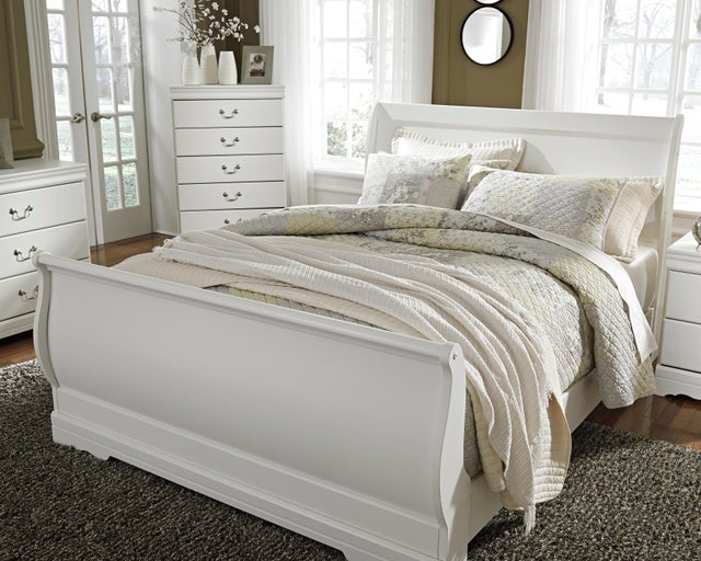 Anarasia / Huey Vineyard Sleigh Bed
