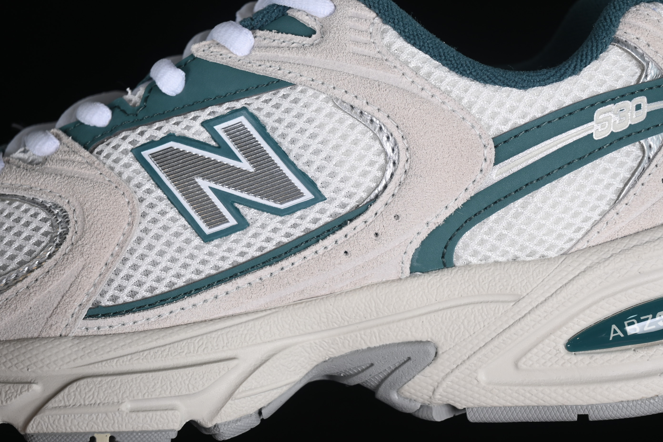 New Balance 530