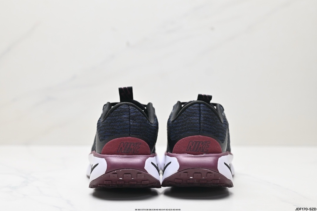 Nike MOTIVA