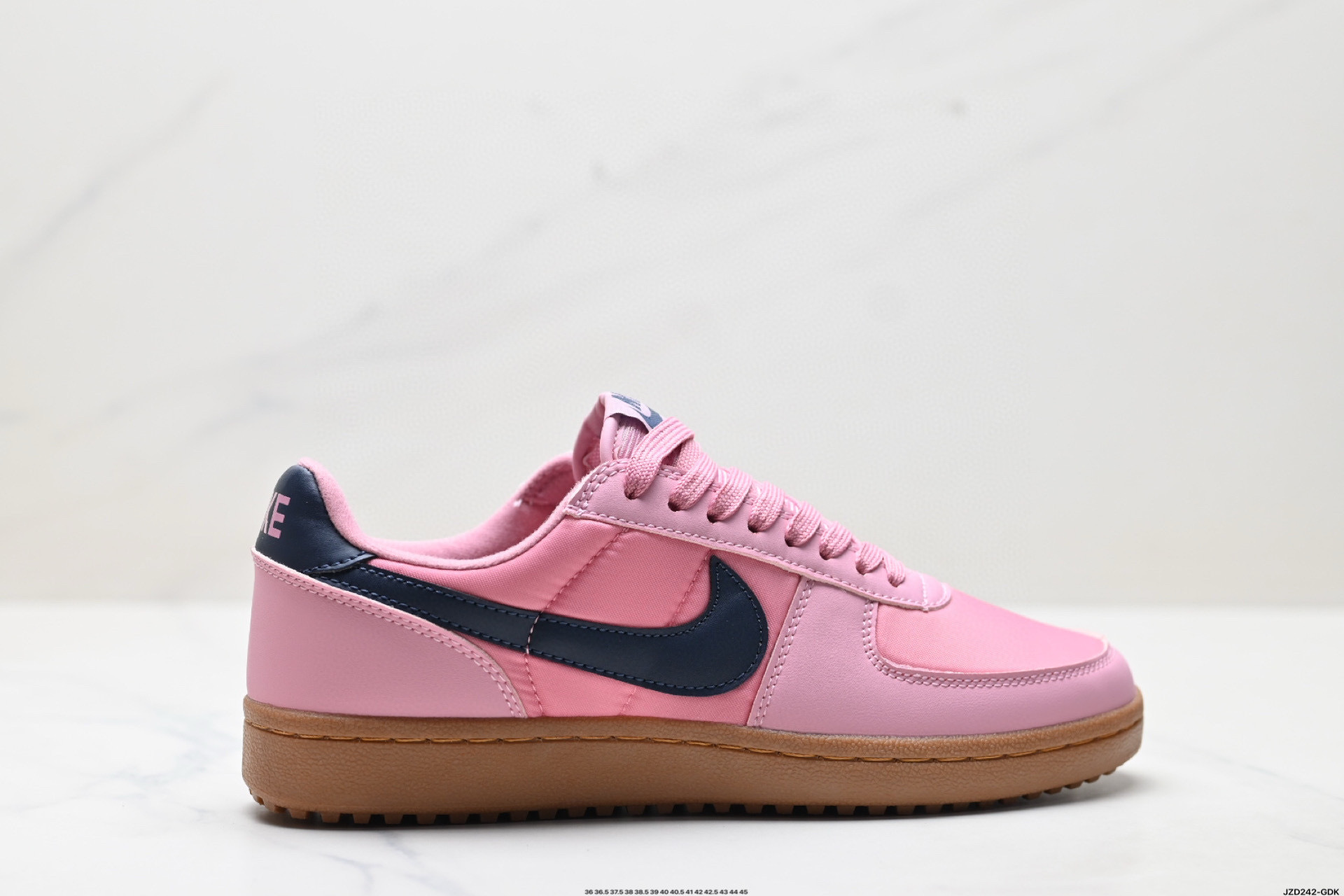 Nike Field General 82