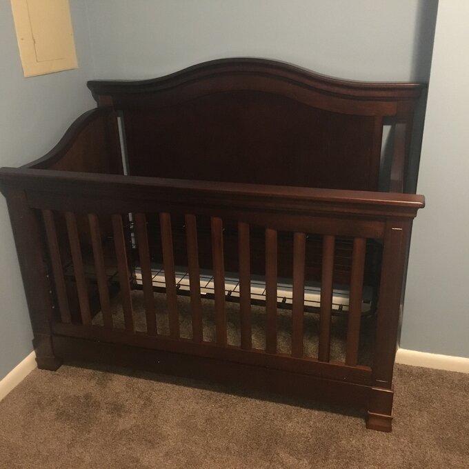 Louis 4-in-1 Convertible Crib